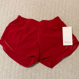 Lululemon, Hotty Hot LR Short 4”